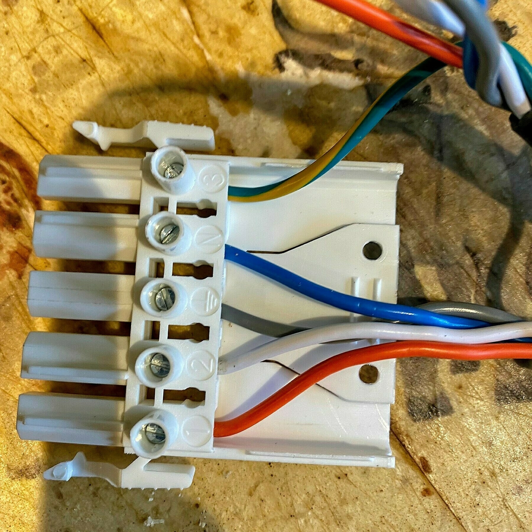 photo of an electrical connection